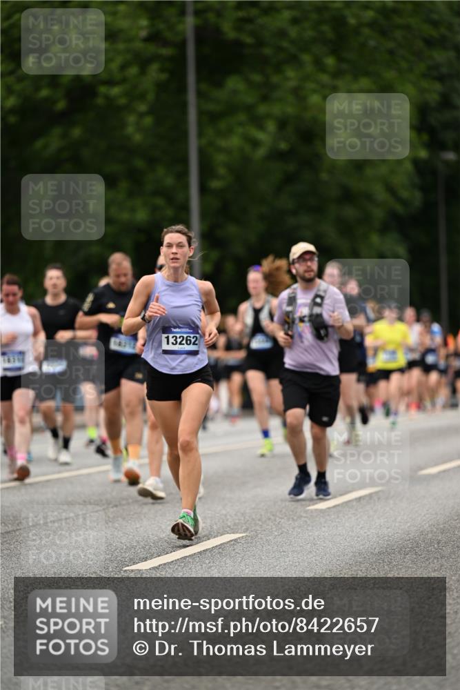 29.06.2025 - hella hamburg halbmarathon Dr. Thomas Lammeyer http://msf.ph/oto/8422657 29.06.2025 10:48:19 Kennedybrücke 1400, 1459, 1816, 2258, 2343, 2733, 3597, 4636, 4866, 5001, 5192, 5201, 5214, 5649, 5902, 5905, 6096, 6226, 6334, 6931, 7197, 7205, 8504, 9704, 9879, 10006, 10097, 10220, 11093, 11279 meine-sportfotos.de