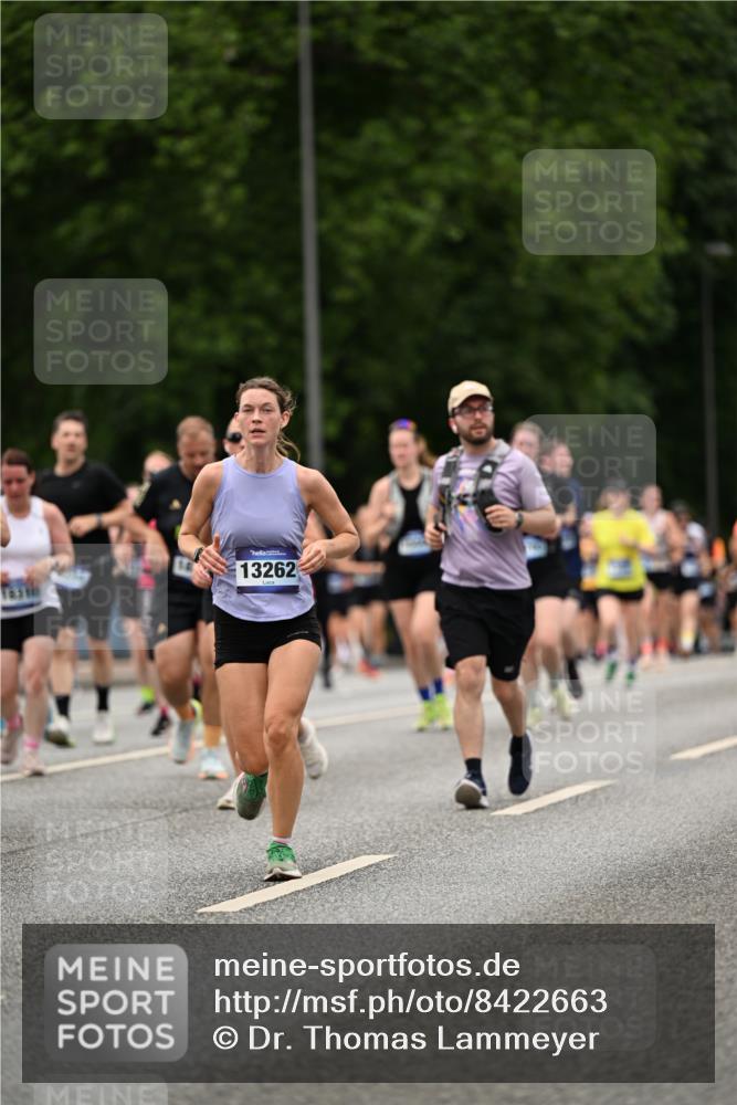 29.06.2025 - hella hamburg halbmarathon Dr. Thomas Lammeyer http://msf.ph/oto/8422663 29.06.2025 10:48:20 Kennedybrücke 1400, 1459, 2258, 2343, 2674, 2733, 3597, 4636, 4866, 5001, 5192, 5201, 5214, 5649, 5902, 5905, 6096, 6226, 6334, 6931, 7197, 8058, 8504, 8591, 9704, 9879, 10006, 10097, 10220, 10553, 11093, 11279 meine-sportfotos.de