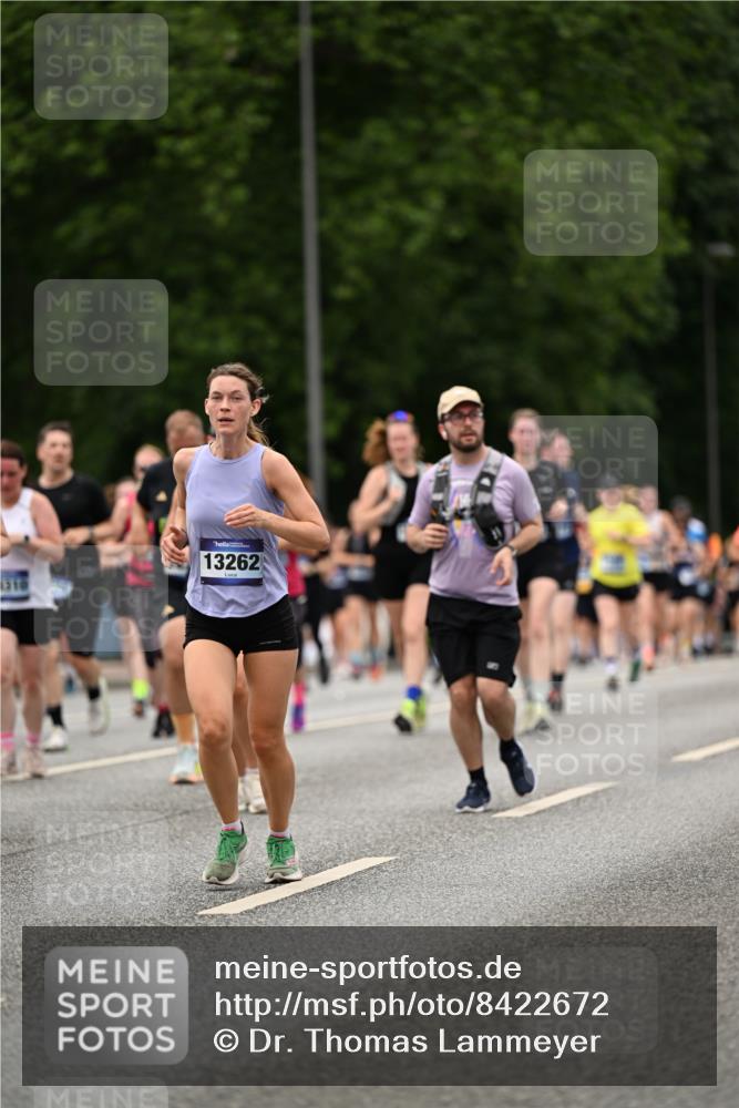29.06.2025 - hella hamburg halbmarathon Dr. Thomas Lammeyer http://msf.ph/oto/8422672 29.06.2025 10:48:20 Kennedybrücke 1400, 1459, 2258, 2343, 2674, 2733, 3597, 4636, 4866, 5001, 5192, 5201, 5214, 5649, 5902, 5905, 6096, 6226, 6334, 6931, 7197, 8058, 8504, 8591, 9704, 9879, 10006, 10097, 10220, 10553, 11093, 11279 meine-sportfotos.de