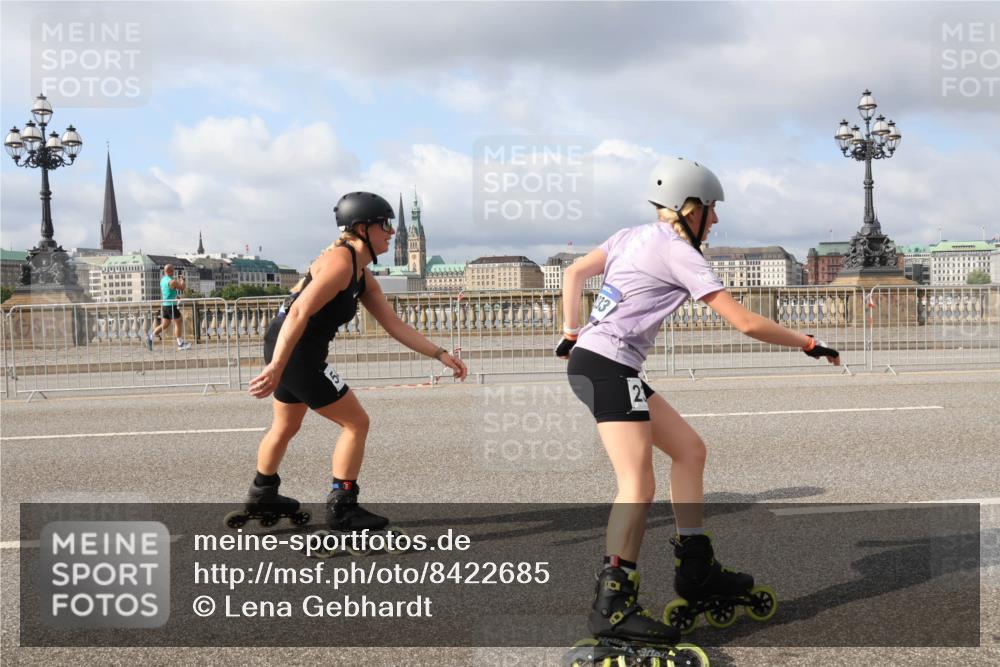 29.06.2025 - hella hamburg halbmarathon Lena Gebhardt http://msf.ph/oto/8422685 29.06.2025 08:57:50 Lombardsbrücke 2 meine-sportfotos.de