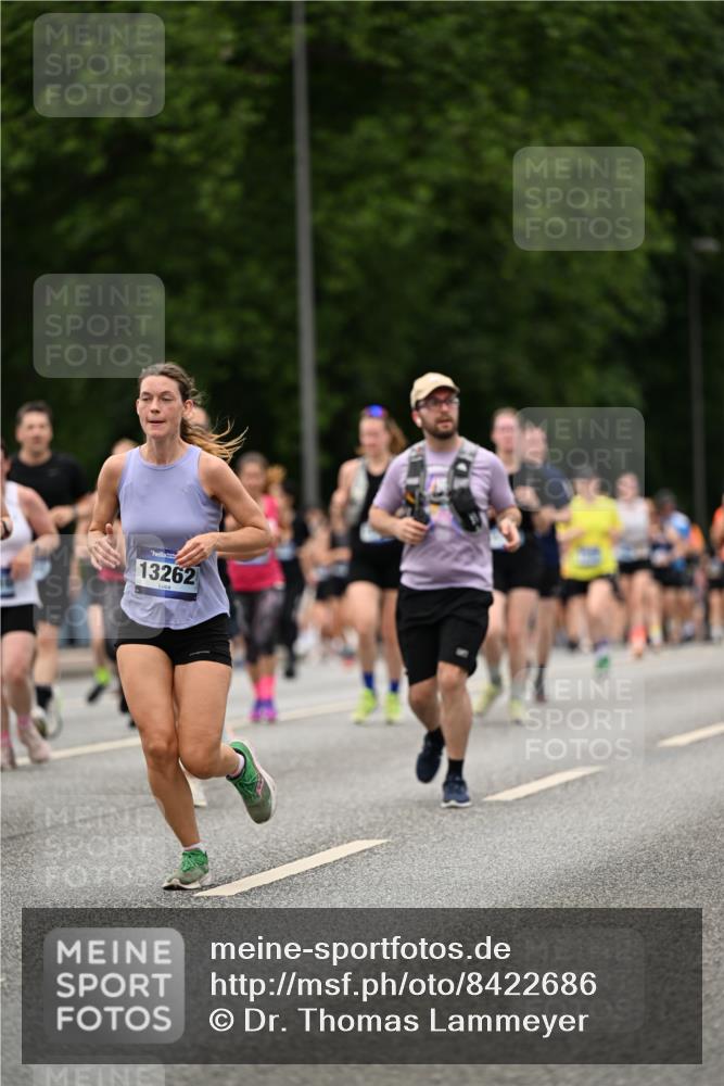 29.06.2025 - hella hamburg halbmarathon Dr. Thomas Lammeyer http://msf.ph/oto/8422686 29.06.2025 10:48:20 Kennedybrücke 1400, 1459, 2258, 2343, 2674, 2733, 3597, 4636, 4866, 5001, 5192, 5201, 5214, 5649, 5902, 5905, 6096, 6226, 6334, 6931, 7197, 8058, 8504, 8591, 9704, 9879, 10006, 10097, 10220, 10553, 11093, 11279 meine-sportfotos.de