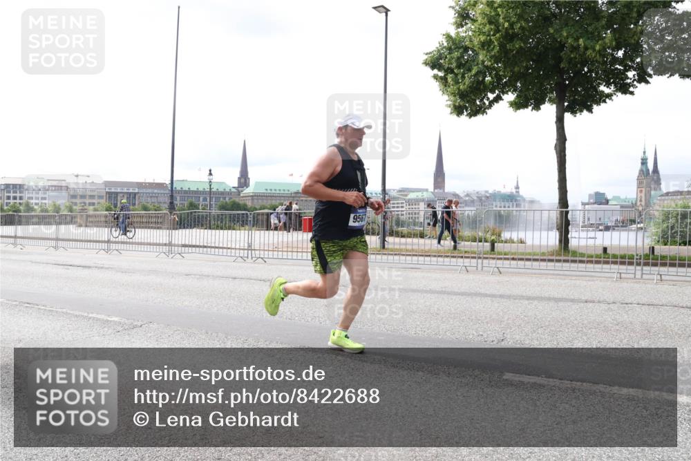 29.06.2025 - hella hamburg halbmarathon Lena Gebhardt http://msf.ph/oto/8422688 29.06.2025 10:27:59 Lombardsbrücke 9567, 1148, 2080, 3389, 5177, 5285, 5369, 5604, 5847, 6214, 6632, 7497, 7764, 7978, 8085, 8215, 9567, 9653, 9654, 9688, 10158, 10412, 10413, 11692, 11739, 12780, 12823, 12842, 13043, 13568, 13678, 13860, 14017, 14155, 14206, 15123, 15607, 15608, 16569, 16804, 16838, 17427, 17791, 18012, 18256, 18301, 18626 meine-sportfotos.de