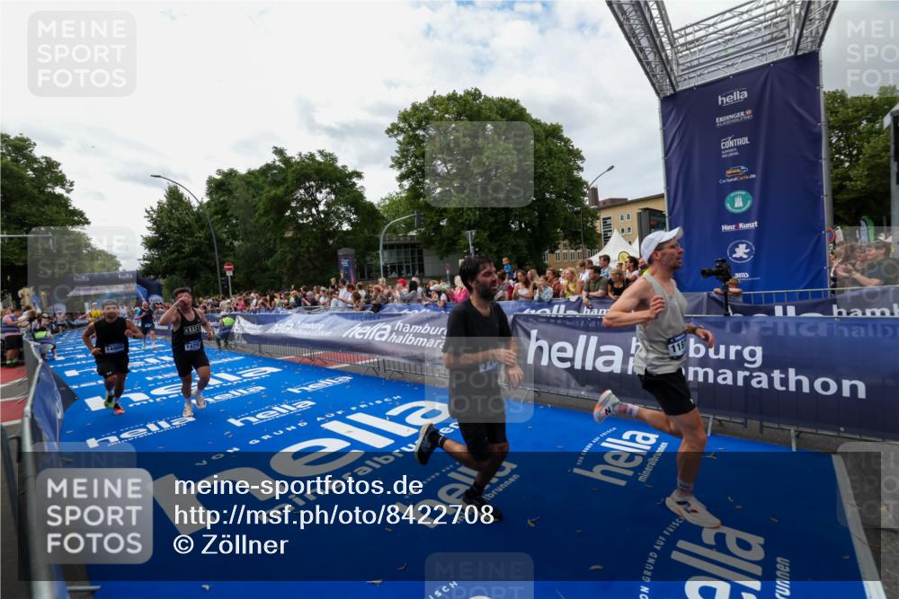 29.06.2025 - hella hamburg halbmarathon Zöllner http://msf.ph/oto/8422708 29.06.2025 10:32:42 Ziel 1707, 1990, 7965, 11877, 12987, 13961, 14293, 14908, 16619, 17117, 17151 meine-sportfotos.de