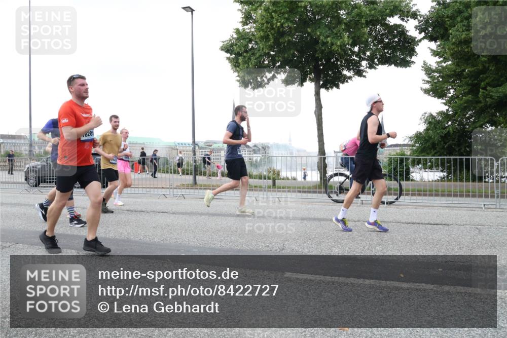 29.06.2025 - hella hamburg halbmarathon Lena Gebhardt http://msf.ph/oto/8422727 29.06.2025 10:52:52 Lombardsbrücke 0205, 1369, 1826, 2146, 2291, 2362, 2420, 2528, 2701, 2983, 2988, 3140, 3227, 3787, 4591, 4626, 4729, 5360, 6135, 6521, 6671, 7032, 7511, 7681, 7737, 7812, 8641, 9068, 9070, 9103, 9545, 10055, 10080, 10392, 10417, 10568, 10600, 10661, 10879, 10928, 10981, 11297, 11520, 11524, 11919, 12127, 12128, 12994, 13489, 13916, 13917, 14009, 14765, 14807, 14977, 14979, 16137 meine-sportfotos.de