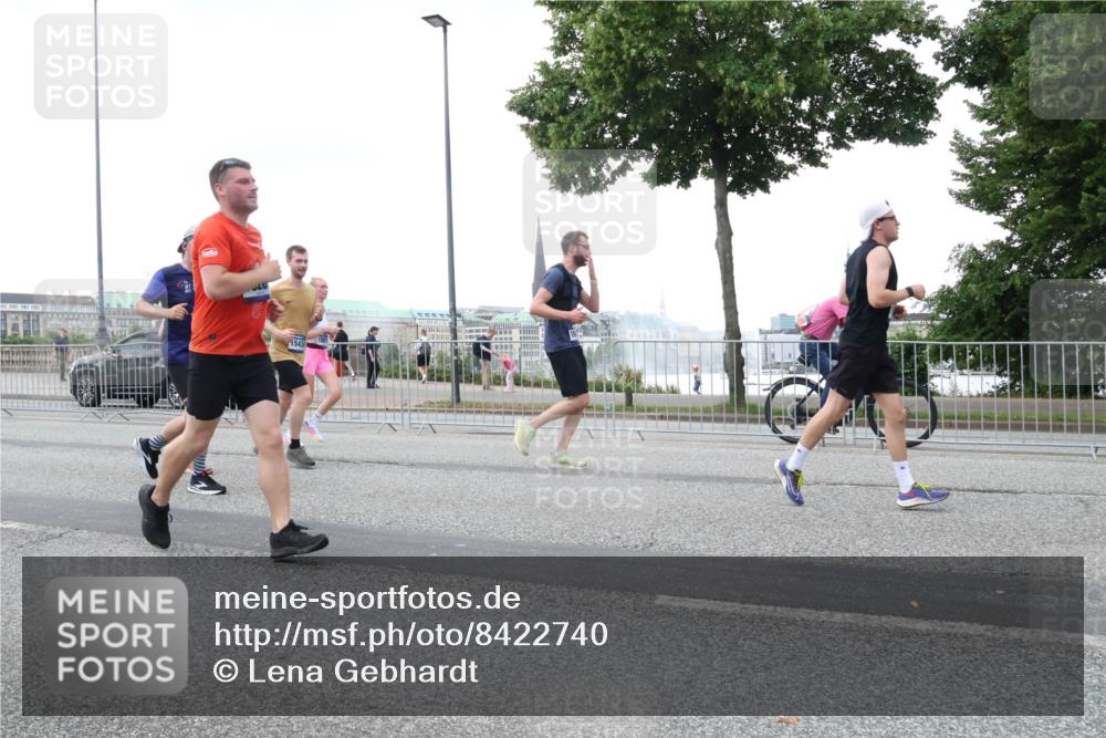 29.06.2025 - hella hamburg halbmarathon Lena Gebhardt http://msf.ph/oto/8422740 29.06.2025 10:52:53 Lombardsbrücke 1543, 1369, 1826, 2146, 2291, 2362, 2420, 2528, 2701, 2983, 2988, 3140, 3227, 3787, 4591, 4626, 4729, 5360, 6135, 6521, 7032, 7511, 7681, 7737, 7812, 8641, 9068, 9070, 9103, 9545, 10055, 10080, 10392, 10417, 10568, 10600, 10661, 10879, 10928, 10981, 11297, 11520, 11524, 11919, 12127, 12128, 12994, 13489, 13916, 13917, 14009, 14765, 14807, 14977, 14979, 16137 meine-sportfotos.de