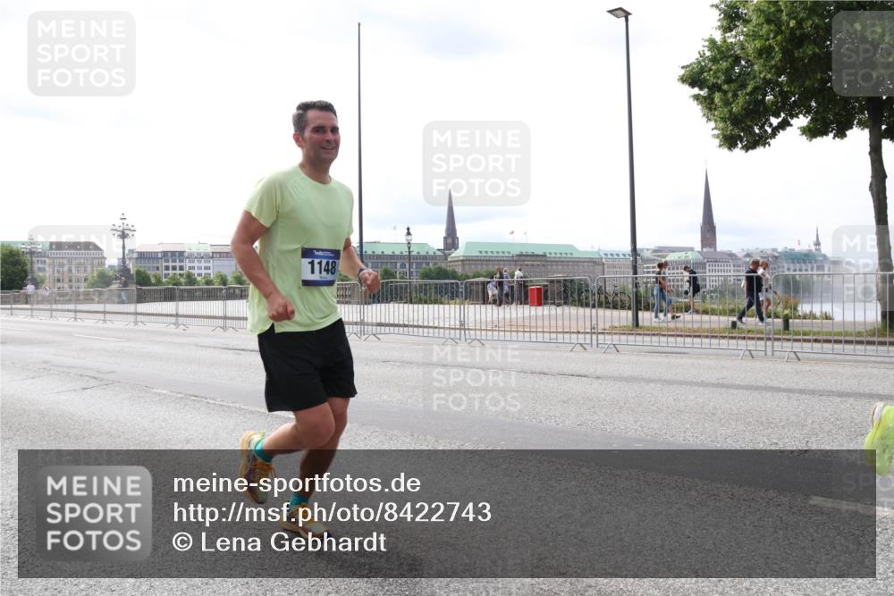 29.06.2025 - hella hamburg halbmarathon Lena Gebhardt http://msf.ph/oto/8422743 29.06.2025 10:28:00 Lombardsbrücke 1148, 1148, 2080, 3389, 3445, 5177, 5369, 5604, 5847, 6214, 6632, 7497, 7764, 7978, 8085, 8215, 9567, 9653, 9654, 9688, 10158, 10412, 10413, 11692, 11739, 12780, 12823, 12842, 13043, 13568, 13678, 13860, 14017, 14155, 14206, 15123, 15607, 15608, 16569, 16804, 16838, 17427, 17791, 18012, 18256, 18301, 18626 meine-sportfotos.de