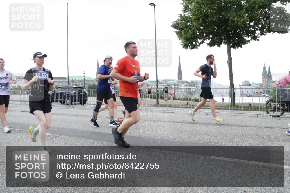 29.06.2025 - hella hamburg halbmarathon Lena Gebhardt http://msf.ph/oto/8422755 29.06.2025 10:52:53 Lombardsbrücke 4729, 8641, 14, 1369, 1826, 2146, 2291, 2362, 2420, 2528, 2701, 2983, 2988, 3140, 3227, 3787, 4591, 4626, 4729, 5360, 6135, 6521, 7032, 7511, 7681, 7737, 7812, 8641, 9068, 9070, 9103, 9545, 10055, 10080, 10392, 10417, 10568, 10600, 10661, 10879, 10928, 10981, 11297, 11520, 11524, 11919, 12127, 12128, 12994, 13489, 13916, 13917, 14009, 14765, 14807, 14977, 14979, 16137 meine-sportfotos.de