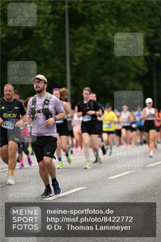 29.06.2025 - hella hamburg halbmarathon Dr. Thomas Lammeyer http://msf.ph/oto/8422772 29.06.2025 10:48:22 Kennedybrücke 1026, 1400, 1459, 2258, 2343, 2674, 2733, 3597, 4636, 4866, 5001, 5192, 5201, 5214, 5649, 5902, 5905, 6096, 6226, 6334, 6931, 7197, 8058, 8504, 8591, 9704, 9879, 10006, 10097, 10220, 10285, 10553, 11093, 11279 meine-sportfotos.de