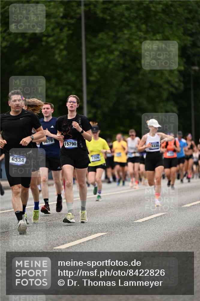 29.06.2025 - hella hamburg halbmarathon Dr. Thomas Lammeyer http://msf.ph/oto/8422826 29.06.2025 10:48:24 Kennedybrücke 1026, 1400, 1459, 1802, 1804, 2258, 2343, 2674, 2733, 3065, 3597, 4636, 4866, 5001, 5127, 5192, 5201, 5214, 5649, 5902, 5905, 6226, 6334, 6931, 7197, 8058, 8504, 8591, 9704, 9879, 10006, 10097, 10220, 10285, 10553, 11093, 11279 meine-sportfotos.de