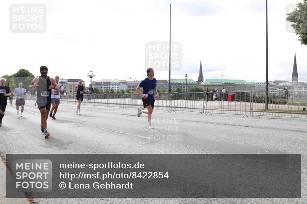 29.06.2025 - hella hamburg halbmarathon Lena Gebhardt http://msf.ph/oto/8422854 29.06.2025 10:28:03 Lombardsbrücke 13860, 7497, 15607, 13678, 1148, 2080, 3389, 3445, 5177, 5369, 5604, 5847, 6214, 6632, 7497, 7667, 7764, 7978, 8085, 8215, 8327, 9567, 9653, 9654, 9688, 10412, 10413, 11692, 11739, 12780, 12823, 12842, 13043, 13045, 13296, 13568, 13678, 13860, 14017, 14155, 14206, 15123, 15607, 15608, 16569, 16804, 16838, 17427, 18012, 18256, 18301, 18626 meine-sportfotos.de