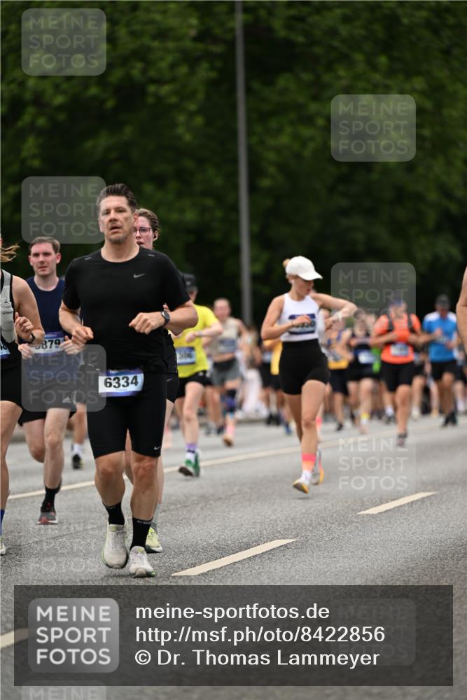 29.06.2025 - hella hamburg halbmarathon Dr. Thomas Lammeyer http://msf.ph/oto/8422856 29.06.2025 10:48:25 Kennedybrücke 1026, 1400, 1459, 1802, 1804, 2258, 2343, 2674, 2733, 3065, 3597, 4636, 4866, 5001, 5127, 5192, 5201, 5214, 5649, 5902, 5905, 6226, 6334, 6931, 7197, 8058, 8504, 8591, 9704, 9879, 10006, 10097, 10220, 10285, 10553, 11093, 11279 meine-sportfotos.de
