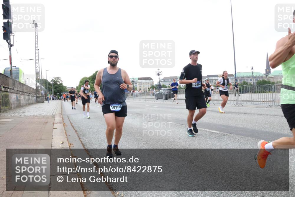 29.06.2025 - hella hamburg halbmarathon Lena Gebhardt http://msf.ph/oto/8422875 29.06.2025 10:52:54 Lombardsbrücke 18106, 12994, 4009, 1369, 1826, 2146, 2291, 2362, 2420, 2528, 2701, 2983, 2988, 3140, 3227, 3787, 4591, 4626, 4729, 5360, 6135, 6521, 7032, 7511, 7681, 7737, 8641, 9068, 9070, 9103, 9545, 10055, 10080, 10392, 10417, 10568, 10600, 10661, 10879, 10928, 10981, 11297, 11520, 11524, 11919, 12127, 12128, 12994, 13489, 13916, 13917, 14009, 14765, 14807, 14977, 14979, 16137 meine-sportfotos.de