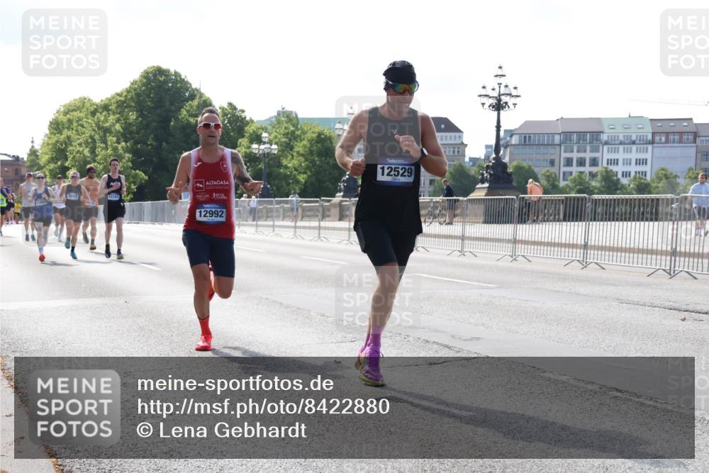 29.06.2025 - hella hamburg halbmarathon Lena Gebhardt http://msf.ph/oto/8422880 29.06.2025 09:42:53 Lombardsbrücke 9097, 2014, 12341, 12992, 12529, 2618, 4338, 5301, 5612, 7331, 7855, 9097, 9269, 9385, 10468, 11078, 11228, 11994, 12341, 12360, 12529, 12992, 13346, 13872, 13913, 14728, 14753, 14836, 15253, 16615, 17614, 18037, 18740, 19041, 19042, 19050, 19076, 19078 meine-sportfotos.de