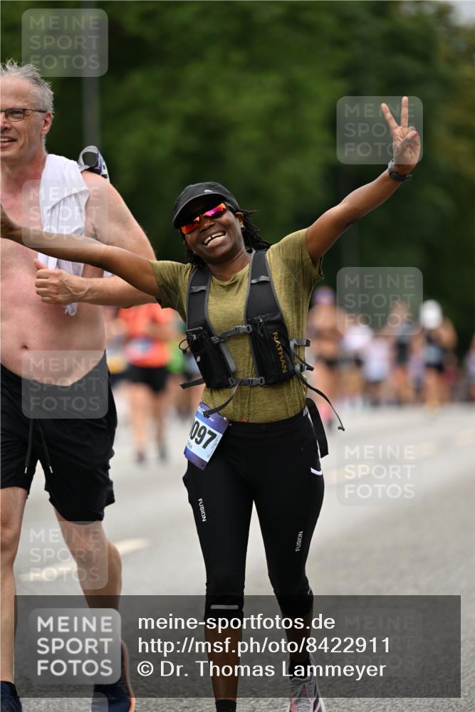 29.06.2025 - hella hamburg halbmarathon Dr. Thomas Lammeyer http://msf.ph/oto/8422911 29.06.2025 10:48:28 Kennedybrücke 1026, 1095, 1400, 1459, 1802, 1804, 2073, 2258, 2674, 2733, 3065, 3597, 4636, 4866, 5001, 5127, 5192, 5201, 5649, 5902, 5905, 6226, 6334, 6931, 7197, 8058, 8504, 8591, 9879, 10006, 10097, 10220, 10285, 10553, 11093 meine-sportfotos.de