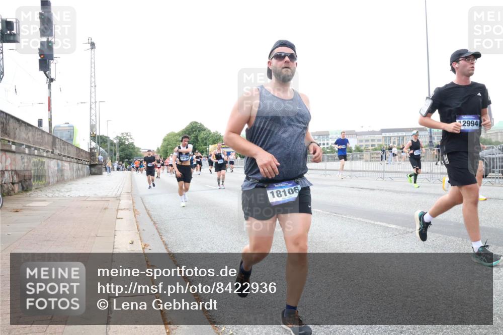 29.06.2025 - hella hamburg halbmarathon Lena Gebhardt http://msf.ph/oto/8422936 29.06.2025 10:52:55 Lombardsbrücke 16794, 18106, 2994, 1369, 1826, 2146, 2291, 2362, 2420, 2528, 2701, 2983, 2988, 3140, 3227, 3787, 4591, 4626, 4729, 5360, 6135, 6521, 7032, 7511, 7681, 7737, 8641, 9068, 9070, 9103, 9545, 10055, 10080, 10392, 10417, 10568, 10600, 10661, 10879, 10928, 10981, 11520, 11524, 11919, 12127, 12128, 12994, 13489, 13916, 13917, 14009, 14765, 14807, 14977, 14979, 16137 meine-sportfotos.de