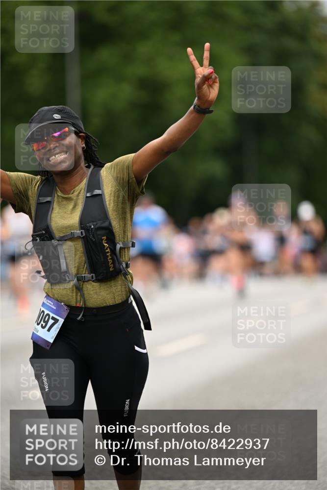 29.06.2025 - hella hamburg halbmarathon Dr. Thomas Lammeyer http://msf.ph/oto/8422937 29.06.2025 10:48:28 Kennedybrücke 1026, 1095, 1400, 1459, 1802, 1804, 2073, 2258, 2674, 2733, 3065, 3597, 4636, 4866, 5001, 5127, 5192, 5201, 5649, 5902, 5905, 6226, 6334, 6931, 7197, 8058, 8504, 8591, 9879, 10006, 10097, 10220, 10285, 10553, 11093 meine-sportfotos.de
