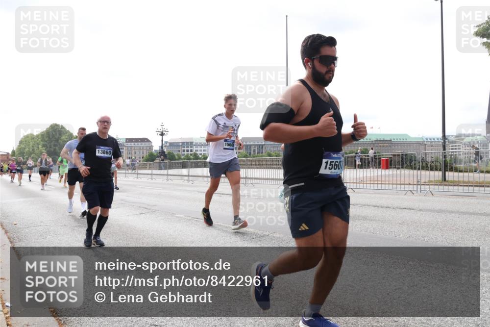 29.06.2025 - hella hamburg halbmarathon Lena Gebhardt http://msf.ph/oto/8422961 29.06.2025 10:28:05 Lombardsbrücke 13860, 15608, 15601, 1148, 2080, 3389, 3445, 5177, 5369, 5604, 5847, 6214, 6632, 7497, 7667, 7764, 7978, 8085, 8215, 8327, 9567, 9653, 9654, 9688, 10412, 10413, 11692, 11739, 12780, 12823, 12842, 13043, 13045, 13296, 13568, 13678, 13860, 14017, 14155, 14206, 15123, 15607, 15608, 16569, 16804, 16838, 18256, 18301, 18626 meine-sportfotos.de