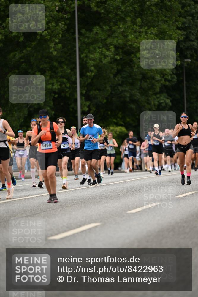 29.06.2025 - hella hamburg halbmarathon Dr. Thomas Lammeyer http://msf.ph/oto/8422963 29.06.2025 10:48:30 Kennedybrücke 1026, 1095, 1400, 1459, 1802, 1804, 2073, 2258, 2674, 2733, 3065, 3597, 4636, 4866, 4968, 5001, 5127, 5192, 5201, 5355, 5649, 5902, 5905, 6226, 6334, 6931, 7197, 7489, 8058, 8504, 8591, 8870, 9331, 9879, 10006, 10097, 10220, 10285, 10553, 11093 meine-sportfotos.de