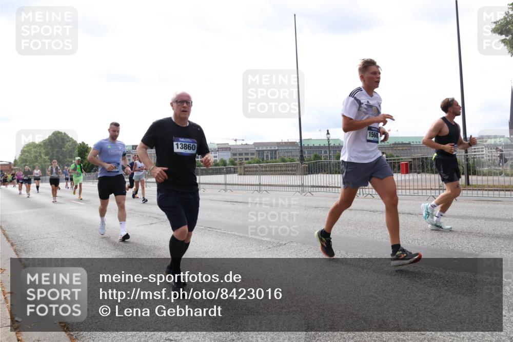 29.06.2025 - hella hamburg halbmarathon Lena Gebhardt http://msf.ph/oto/8423016 29.06.2025 10:28:06 Lombardsbrücke 13860, 97, 1560, 1148, 2080, 3389, 3445, 5177, 5369, 5604, 5847, 6214, 6632, 7497, 7667, 7764, 7978, 8085, 8215, 8327, 9567, 9653, 9654, 9688, 10412, 10413, 11692, 11739, 12780, 12823, 12842, 13043, 13045, 13296, 13568, 13678, 13860, 14017, 14155, 14206, 15123, 15607, 15608, 16569, 16804, 16838, 18256, 18301, 18626 meine-sportfotos.de