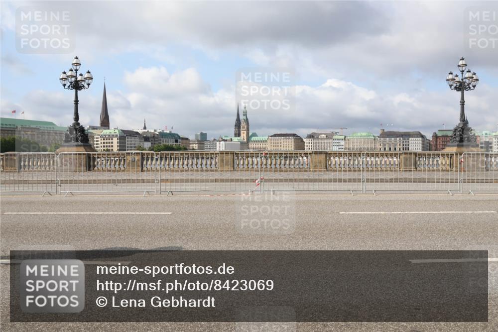 29.06.2025 - hella hamburg halbmarathon Lena Gebhardt http://msf.ph/oto/8423069 29.06.2025 08:57:58 Lombardsbrücke  meine-sportfotos.de