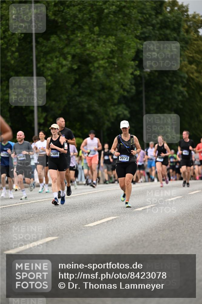 29.06.2025 - hella hamburg halbmarathon Dr. Thomas Lammeyer http://msf.ph/oto/8423078 29.06.2025 10:48:37 Kennedybrücke 1026, 1095, 1400, 1459, 1802, 1804, 2073, 2186, 2258, 2674, 2733, 3065, 3597, 4636, 4866, 4968, 5127, 5355, 5902, 5905, 6036, 6226, 6334, 7489, 8058, 8591, 8763, 8870, 9331, 9333, 9879, 10006, 10097, 10220, 10285, 10553, 10707, 11093 meine-sportfotos.de