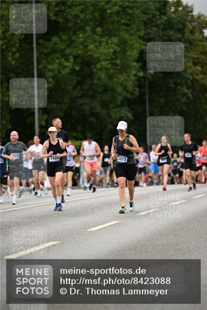 29.06.2025 - hella hamburg halbmarathon Dr. Thomas Lammeyer http://msf.ph/oto/8423088 29.06.2025 10:48:38 Kennedybrücke 1026, 1095, 1400, 1459, 1802, 1804, 2073, 2186, 2258, 2674, 2692, 2733, 3065, 4866, 4968, 5127, 5355, 5902, 5905, 6036, 6226, 6334, 7489, 8058, 8591, 8763, 8870, 9331, 9333, 9879, 10006, 10097, 10220, 10285, 10553, 10707, 11093 meine-sportfotos.de
