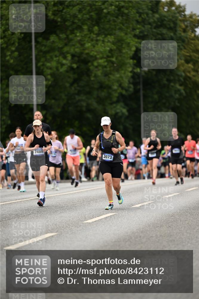 29.06.2025 - hella hamburg halbmarathon Dr. Thomas Lammeyer http://msf.ph/oto/8423112 29.06.2025 10:48:38 Kennedybrücke 1026, 1095, 1400, 1459, 1802, 1804, 2073, 2186, 2258, 2674, 2692, 2733, 3065, 4866, 4968, 5127, 5355, 5902, 5905, 6036, 6226, 6334, 7489, 8058, 8591, 8763, 8870, 9331, 9333, 9879, 10006, 10097, 10220, 10285, 10553, 10707, 11093 meine-sportfotos.de
