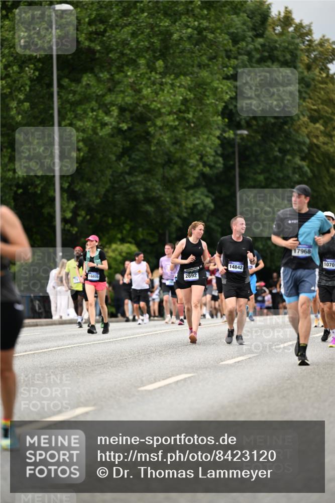 29.06.2025 - hella hamburg halbmarathon Dr. Thomas Lammeyer http://msf.ph/oto/8423120 29.06.2025 10:48:43 Kennedybrücke 1026, 1095, 1400, 1459, 1802, 1804, 2073, 2186, 2674, 2692, 2733, 3065, 3596, 4968, 5127, 5355, 6036, 6226, 6895, 7489, 8058, 8591, 8763, 8870, 9331, 9333, 9879, 10285, 10553, 10707, 11093 meine-sportfotos.de