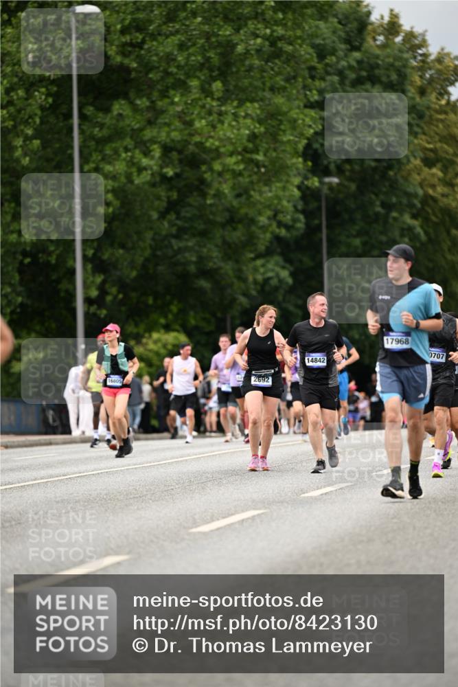 29.06.2025 - hella hamburg halbmarathon Dr. Thomas Lammeyer http://msf.ph/oto/8423130 29.06.2025 10:48:44 Kennedybrücke 1026, 1095, 1400, 1459, 1802, 1804, 2073, 2186, 2674, 2692, 2733, 3065, 3596, 4968, 5127, 5355, 6036, 6226, 6895, 7489, 8058, 8591, 8763, 8870, 9331, 9333, 10285, 10553, 10707, 11093 meine-sportfotos.de
