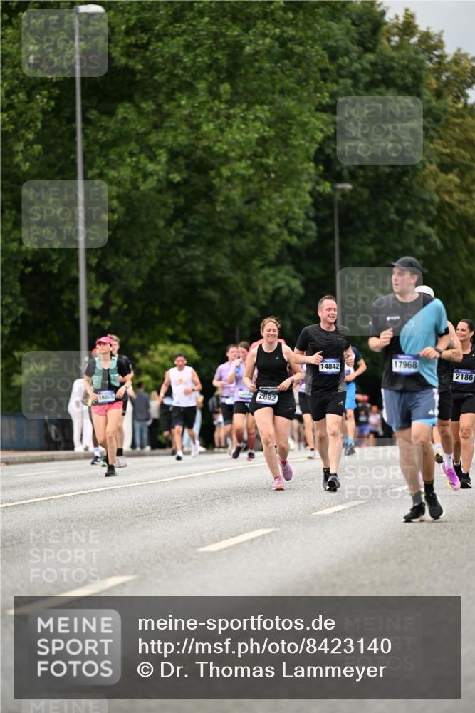 29.06.2025 - hella hamburg halbmarathon Dr. Thomas Lammeyer http://msf.ph/oto/8423140 29.06.2025 10:48:44 Kennedybrücke 1026, 1095, 1400, 1459, 1802, 1804, 2073, 2186, 2674, 2692, 2733, 3065, 3596, 4968, 5127, 5355, 6036, 6226, 6895, 7489, 8058, 8591, 8763, 8870, 9331, 9333, 10285, 10553, 10707, 11093 meine-sportfotos.de