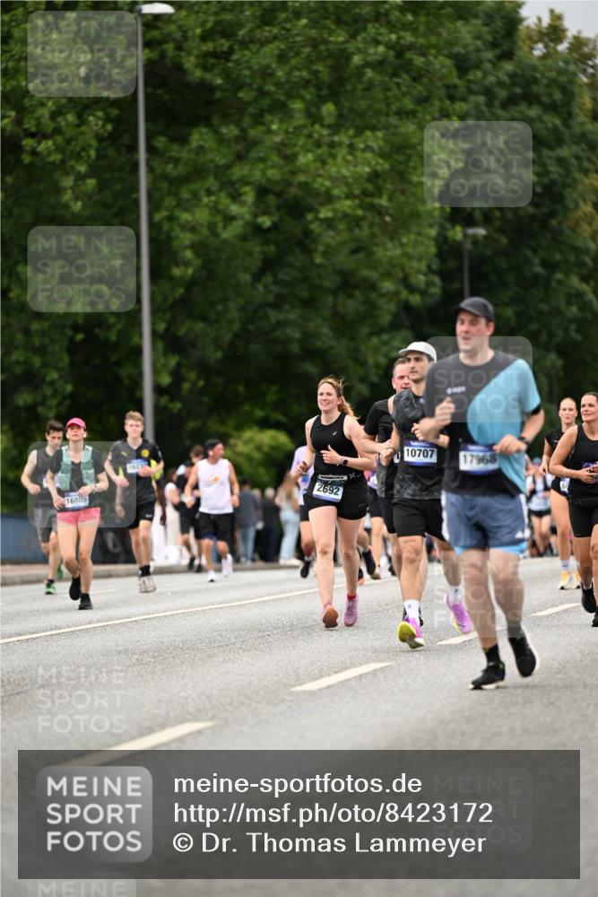 29.06.2025 - hella hamburg halbmarathon Dr. Thomas Lammeyer http://msf.ph/oto/8423172 29.06.2025 10:48:45 Kennedybrücke 1026, 1095, 1400, 1459, 1802, 1804, 2073, 2186, 2674, 2692, 2733, 3065, 3596, 4968, 5127, 5355, 6036, 6895, 7489, 8058, 8591, 8763, 8870, 9331, 9333, 10285, 10553, 10707 meine-sportfotos.de
