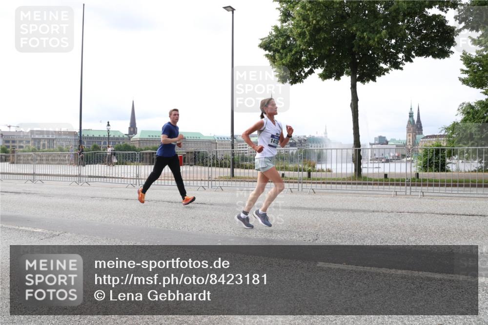 29.06.2025 - hella hamburg halbmarathon Lena Gebhardt http://msf.ph/oto/8423181 29.06.2025 10:28:09 Lombardsbrücke 1415, 1148, 2080, 3389, 3445, 5177, 5369, 5604, 5847, 6632, 7497, 7667, 7978, 8215, 8327, 9567, 9653, 9654, 9688, 11692, 11739, 12780, 12823, 12842, 13043, 13045, 13296, 13400, 13568, 13678, 13860, 14017, 14155, 15123, 15607, 15608, 16569, 16804, 16838, 18256, 18301, 18604, 18626, 19180 meine-sportfotos.de