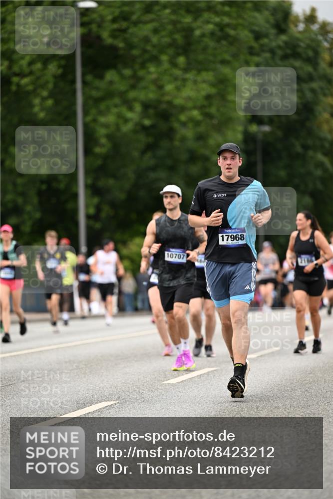 29.06.2025 - hella hamburg halbmarathon Dr. Thomas Lammeyer http://msf.ph/oto/8423212 29.06.2025 10:48:46 Kennedybrücke 1026, 1095, 1400, 1459, 1802, 1804, 2073, 2186, 2674, 2692, 2733, 3065, 3596, 4968, 5127, 5355, 5730, 5731, 6036, 6895, 7489, 8058, 8591, 8763, 8870, 9331, 9333, 10285, 10553, 10707 meine-sportfotos.de