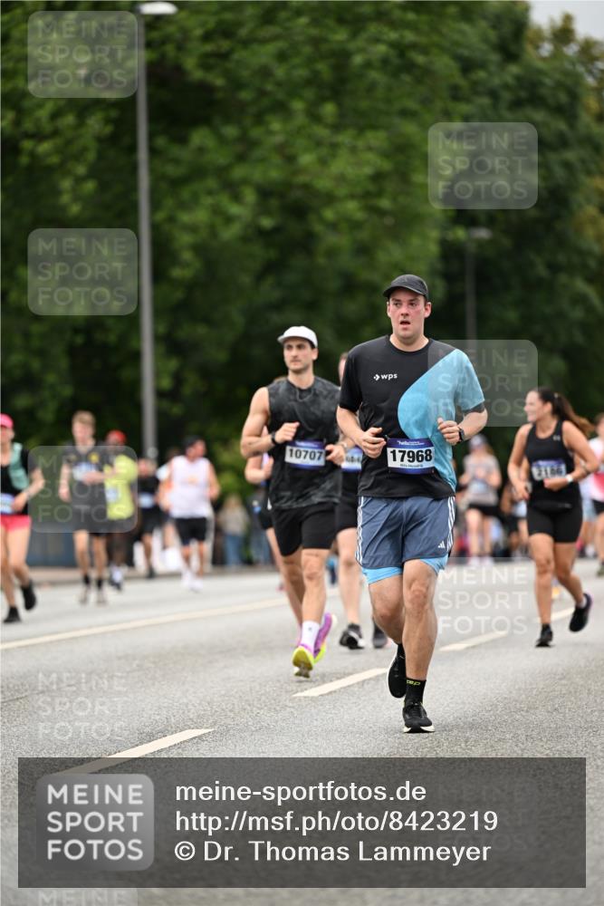 29.06.2025 - hella hamburg halbmarathon Dr. Thomas Lammeyer http://msf.ph/oto/8423219 29.06.2025 10:48:46 Kennedybrücke 1026, 1095, 1400, 1459, 1802, 1804, 2073, 2186, 2674, 2692, 2733, 3065, 3596, 4968, 5127, 5355, 5730, 5731, 6036, 6895, 7489, 8058, 8591, 8763, 8870, 9331, 9333, 10285, 10553, 10707 meine-sportfotos.de