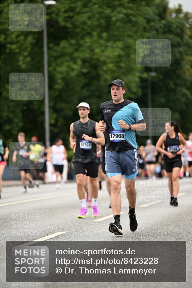 29.06.2025 - hella hamburg halbmarathon Dr. Thomas Lammeyer http://msf.ph/oto/8423228 29.06.2025 10:48:47 Kennedybrücke 1026, 1095, 1459, 1802, 1804, 2073, 2186, 2674, 2692, 2733, 3065, 3596, 4215, 4968, 5127, 5355, 5730, 5731, 6036, 6895, 7489, 8058, 8591, 8763, 8870, 9331, 9333, 10285, 10553, 10707 meine-sportfotos.de