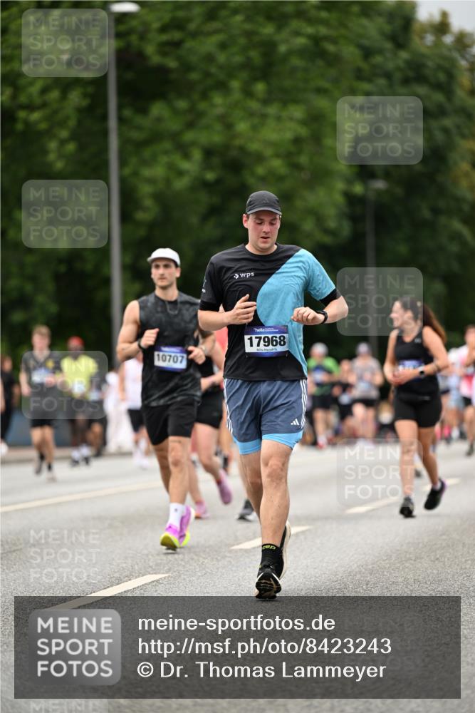 29.06.2025 - hella hamburg halbmarathon Dr. Thomas Lammeyer http://msf.ph/oto/8423243 29.06.2025 10:48:47 Kennedybrücke 1026, 1095, 1459, 1802, 1804, 2073, 2186, 2674, 2692, 2733, 3065, 3596, 4215, 4968, 5127, 5355, 5730, 5731, 6036, 6895, 7489, 8058, 8591, 8763, 8870, 9331, 9333, 10285, 10553, 10707 meine-sportfotos.de