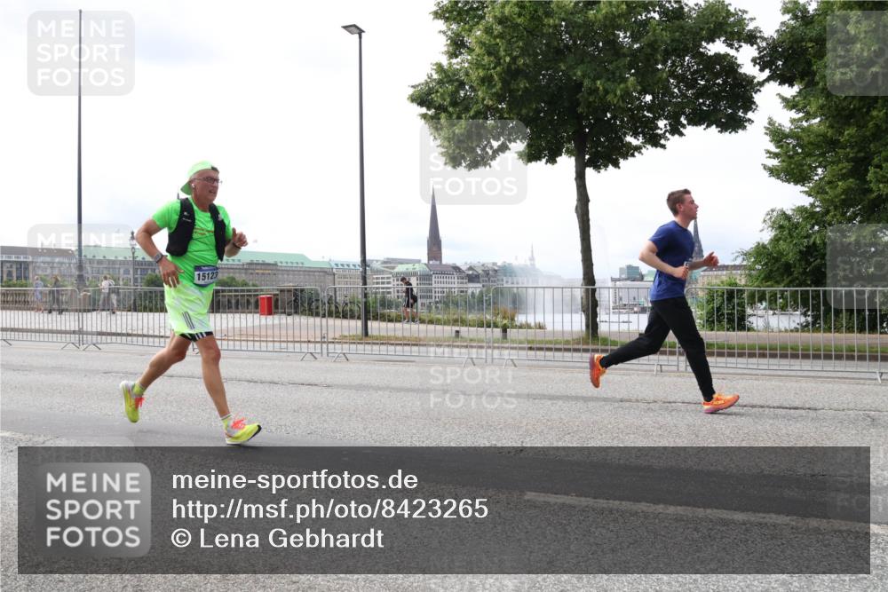 29.06.2025 - hella hamburg halbmarathon Lena Gebhardt http://msf.ph/oto/8423265 29.06.2025 10:28:11 Lombardsbrücke 15123, 1148, 2080, 3445, 5177, 5369, 5604, 5847, 6632, 7497, 7667, 8215, 8327, 9567, 9653, 9654, 9688, 11692, 11739, 12780, 12823, 12842, 13043, 13045, 13296, 13400, 13568, 13678, 13860, 14017, 14155, 15123, 15607, 15608, 16569, 16804, 18256, 18301, 18604, 18626, 19180 meine-sportfotos.de