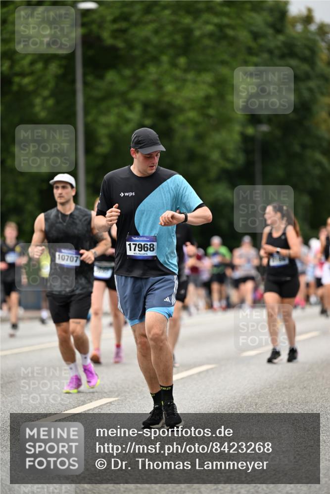 29.06.2025 - hella hamburg halbmarathon Dr. Thomas Lammeyer http://msf.ph/oto/8423268 29.06.2025 10:48:48 Kennedybrücke 1026, 1095, 1459, 1802, 1804, 2073, 2186, 2674, 2692, 3065, 3596, 4215, 4968, 5127, 5355, 5730, 5731, 6036, 6895, 7489, 8058, 8591, 8763, 8870, 9331, 9333, 10285, 10553, 10707 meine-sportfotos.de