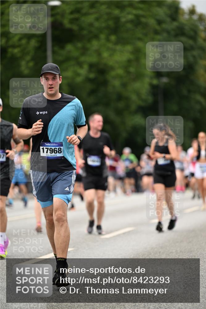 29.06.2025 - hella hamburg halbmarathon Dr. Thomas Lammeyer http://msf.ph/oto/8423293 29.06.2025 10:48:48 Kennedybrücke 1026, 1095, 1459, 1802, 1804, 2073, 2186, 2674, 2692, 3065, 3596, 4215, 4968, 5127, 5355, 5730, 5731, 6036, 6895, 7489, 8058, 8591, 8763, 8870, 9331, 9333, 10285, 10553, 10707 meine-sportfotos.de