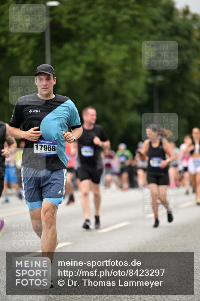 29.06.2025 - hella hamburg halbmarathon Dr. Thomas Lammeyer http://msf.ph/oto/8423297 29.06.2025 10:48:49 Kennedybrücke 1026, 1095, 1459, 1802, 1804, 2073, 2186, 2674, 2692, 3065, 3596, 4215, 4968, 5127, 5355, 5730, 5731, 6036, 6895, 7489, 7818, 8058, 8591, 8763, 8870, 9331, 9333, 10285, 10553, 10707 meine-sportfotos.de