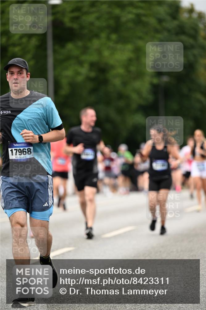 29.06.2025 - hella hamburg halbmarathon Dr. Thomas Lammeyer http://msf.ph/oto/8423311 29.06.2025 10:48:49 Kennedybrücke 1026, 1095, 1459, 1802, 1804, 2073, 2186, 2674, 2692, 3065, 3596, 4215, 4968, 5127, 5355, 5730, 5731, 6036, 6895, 7489, 7818, 8058, 8591, 8763, 8870, 9331, 9333, 10285, 10553, 10707 meine-sportfotos.de