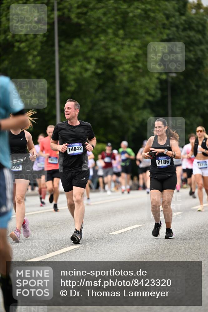 29.06.2025 - hella hamburg halbmarathon Dr. Thomas Lammeyer http://msf.ph/oto/8423320 29.06.2025 10:48:50 Kennedybrücke 1026, 1095, 1802, 1804, 2073, 2186, 2674, 2692, 3065, 3596, 4215, 4968, 5127, 5355, 5730, 5731, 6036, 6895, 7489, 7610, 7818, 8058, 8591, 8763, 8870, 9331, 9333, 10285, 10553, 10707 meine-sportfotos.de