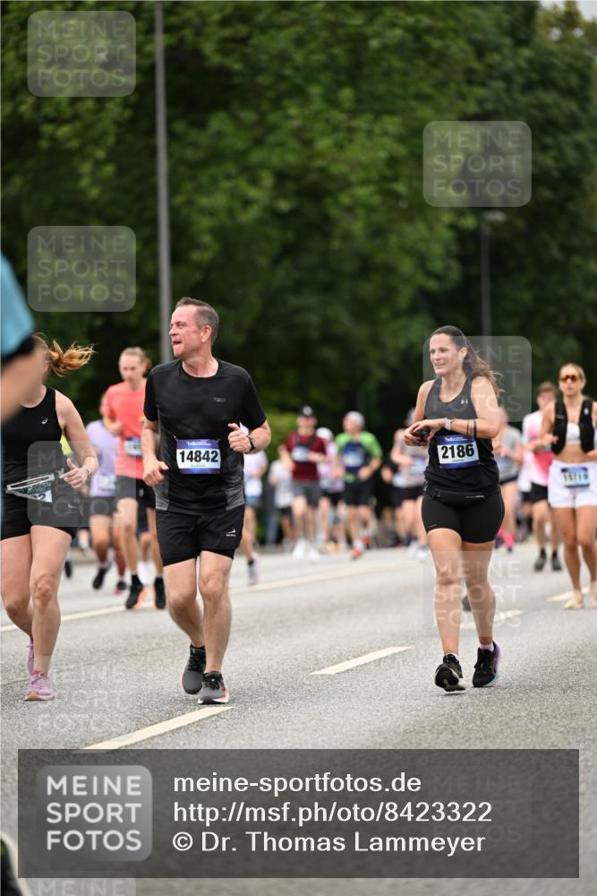 29.06.2025 - hella hamburg halbmarathon Dr. Thomas Lammeyer http://msf.ph/oto/8423322 29.06.2025 10:48:50 Kennedybrücke 1026, 1095, 1802, 1804, 2073, 2186, 2674, 2692, 3065, 3596, 4215, 4968, 5127, 5355, 5730, 5731, 6036, 6895, 7489, 7610, 7818, 8058, 8591, 8763, 8870, 9331, 9333, 10285, 10553, 10707 meine-sportfotos.de
