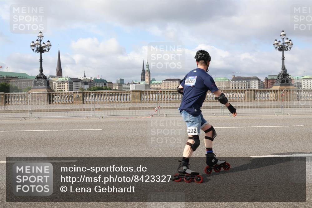 29.06.2025 - hella hamburg halbmarathon Lena Gebhardt http://msf.ph/oto/8423327 29.06.2025 08:57:59 Lombardsbrücke 20292, 292 meine-sportfotos.de