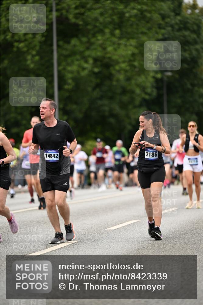 29.06.2025 - hella hamburg halbmarathon Dr. Thomas Lammeyer http://msf.ph/oto/8423339 29.06.2025 10:48:50 Kennedybrücke 1026, 1095, 1802, 1804, 2073, 2186, 2674, 2692, 3065, 3596, 4215, 4968, 5127, 5355, 5730, 5731, 6036, 6895, 7489, 7610, 7818, 8058, 8591, 8763, 8870, 9331, 9333, 10285, 10553, 10707 meine-sportfotos.de