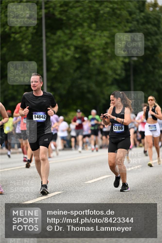 29.06.2025 - hella hamburg halbmarathon Dr. Thomas Lammeyer http://msf.ph/oto/8423344 29.06.2025 10:48:50 Kennedybrücke 1026, 1095, 1802, 1804, 2073, 2186, 2674, 2692, 3065, 3596, 4215, 4968, 5127, 5355, 5730, 5731, 6036, 6895, 7489, 7610, 7818, 8058, 8591, 8763, 8870, 9331, 9333, 10285, 10553, 10707 meine-sportfotos.de