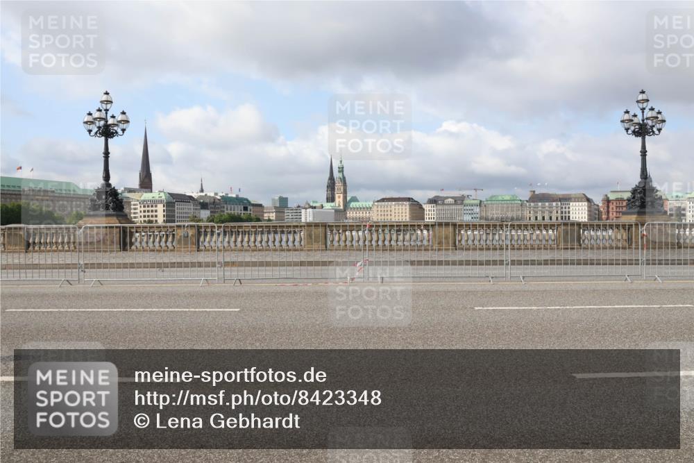 29.06.2025 - hella hamburg halbmarathon Lena Gebhardt http://msf.ph/oto/8423348 29.06.2025 08:58:09 Lombardsbrücke  meine-sportfotos.de