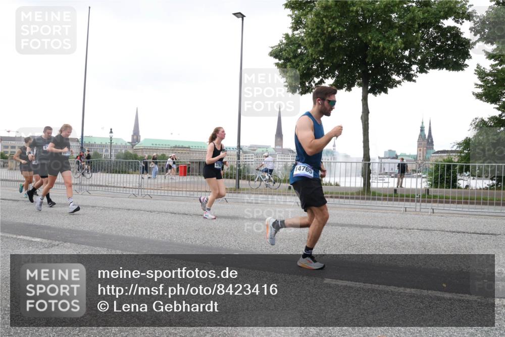 29.06.2025 - hella hamburg halbmarathon Lena Gebhardt http://msf.ph/oto/8423416 29.06.2025 10:53:04 Lombardsbrücke 417, 3787, 14765, 1369, 1826, 2146, 2291, 2362, 2409, 2701, 2988, 3140, 3227, 3787, 4195, 4591, 4626, 4729, 5428, 6135, 6521, 7032, 7483, 7681, 7737, 8414, 8641, 9545, 9764, 10043, 10055, 10417, 10490, 10568, 10600, 10661, 10879, 10981, 11520, 11524, 11919, 12127, 12128, 12193, 12219, 12700, 12994, 13489, 13916, 13917, 14009, 14038, 14765, 14807, 14977, 14979, 16137 meine-sportfotos.de