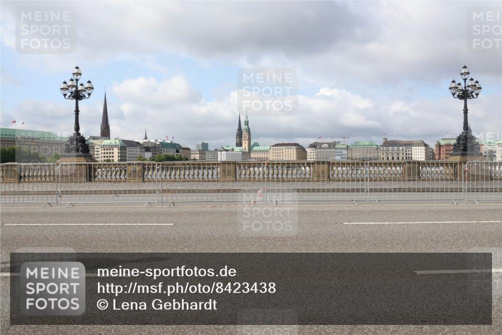 29.06.2025 - hella hamburg halbmarathon Lena Gebhardt http://msf.ph/oto/8423438 29.06.2025 08:58:10 Lombardsbrücke  meine-sportfotos.de