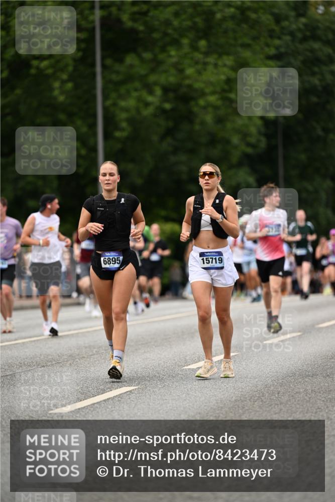 29.06.2025 - hella hamburg halbmarathon Dr. Thomas Lammeyer http://msf.ph/oto/8423473 29.06.2025 10:48:55 Kennedybrücke 1095, 2073, 2186, 2692, 3506, 3596, 4215, 4968, 5355, 5730, 5731, 6036, 6895, 7489, 7610, 7818, 8763, 8870, 9331, 9333, 10303, 10304, 10707 meine-sportfotos.de